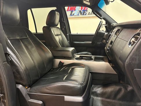 Used 2016 Ford Expedition XL RWD image 16