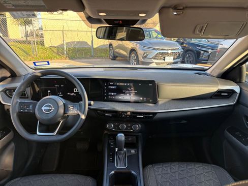 Used 2025 Nissan Kicks SV image 31