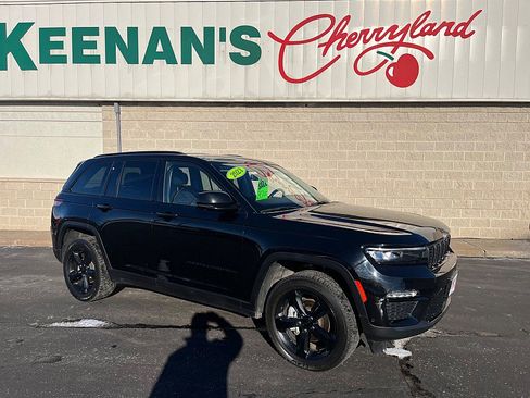 Used 2023 Jeep Grand Cherokee Limited w/ Luxury Tech Group II image 1