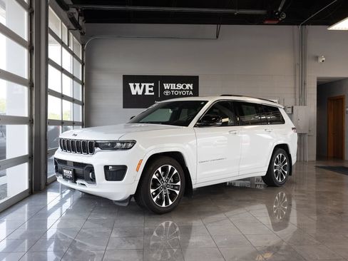Used 2023 Jeep Grand Cherokee L Overland AWD/4WD image 2