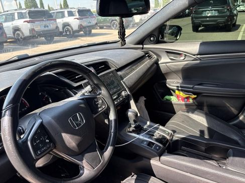 Used 2018 Honda Civic Sport Touring image 4
