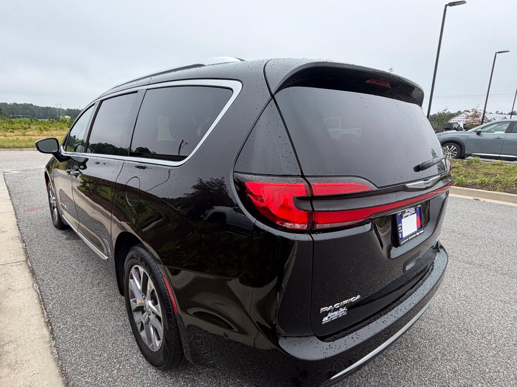 Used 2024 Chrysler Pacifica Pinnacle FWD image 19