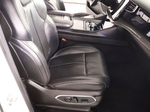 Used 2022 Jeep Wagoneer Series III w/ Premium Group I AWD/4WD image 15