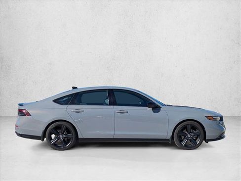 Used 2023 Honda Accord Sport image 4