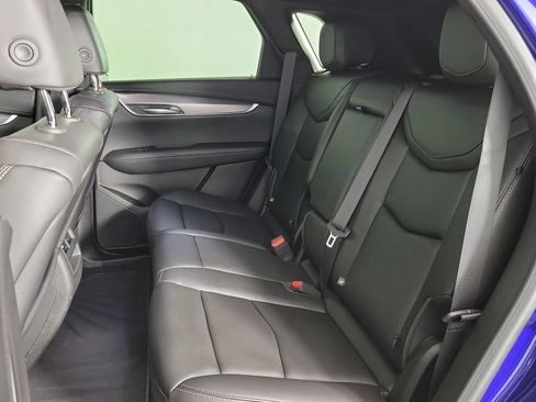 Certified 2025 Cadillac XT5 Luxury FWD image 11