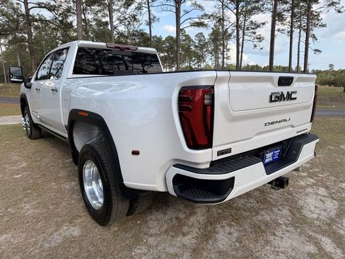 Used 2025 GMC Sierra 3500 Denali Ultimate AWD/4WD image 3