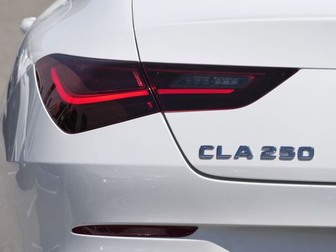 Used 2025 Mercedes-Benz CLA 250 image 4