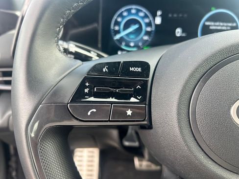 Used 2025 Hyundai Elantra SEL FWD image 17