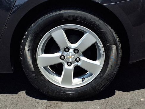 Used 2015 Chevrolet Cruze LT FWD image 4