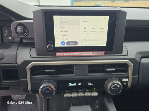 Used 2025 Toyota Tacoma SR image 26