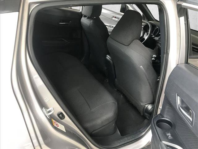 Used 2019 Toyota C-HR XLE FWD image 19
