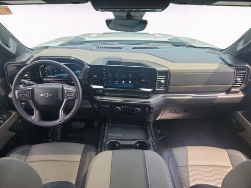 Used 2024 Chevrolet Silverado 2500 ZR2 w/ Technology Package AWD/4WD image 10