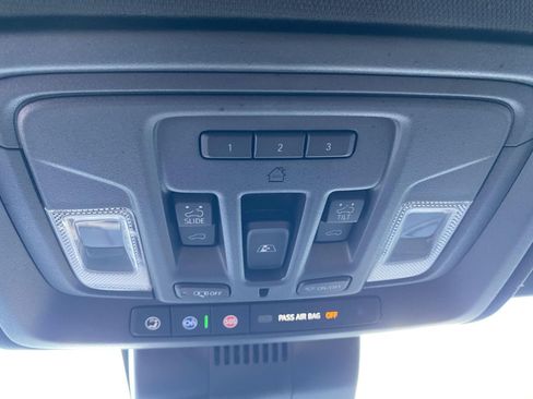 Used 2025 Chevrolet Silverado 1500 High Country AWD/4WD image 33