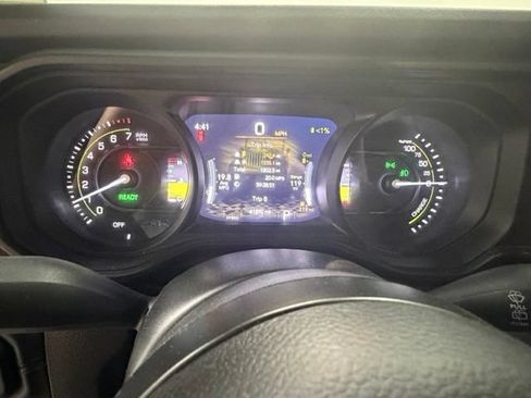 Used 2024 Jeep Wrangler Unlimited Rubicon 4xe AWD/4WD image 25