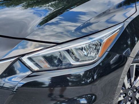 Used 2021 Nissan Versa SV image 6