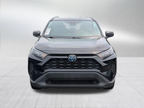 Used 2022 Toyota RAV4 LE AWD/4WD image 2