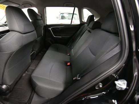 Certified 2022 Toyota RAV4 LE image 24