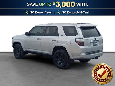 Used 2018 Toyota 4Runner SR5 AWD/4WD image 4