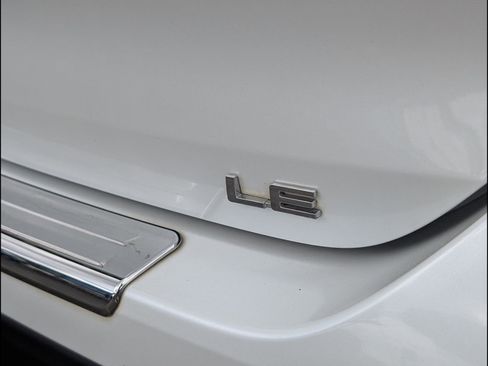 Used 2023 Toyota Highlander LE AWD/4WD image 25