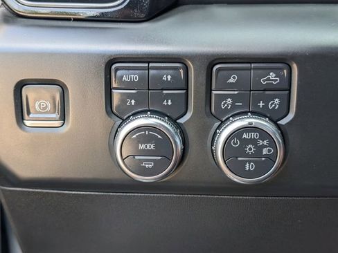 Used 2024 GMC Sierra 1500 AT4 w/ AT4 Premium Package AWD/4WD image 22