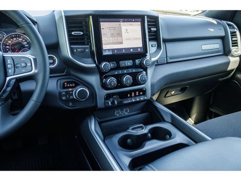 Used 2025 RAM 1500 Big Horn AWD/4WD image 23
