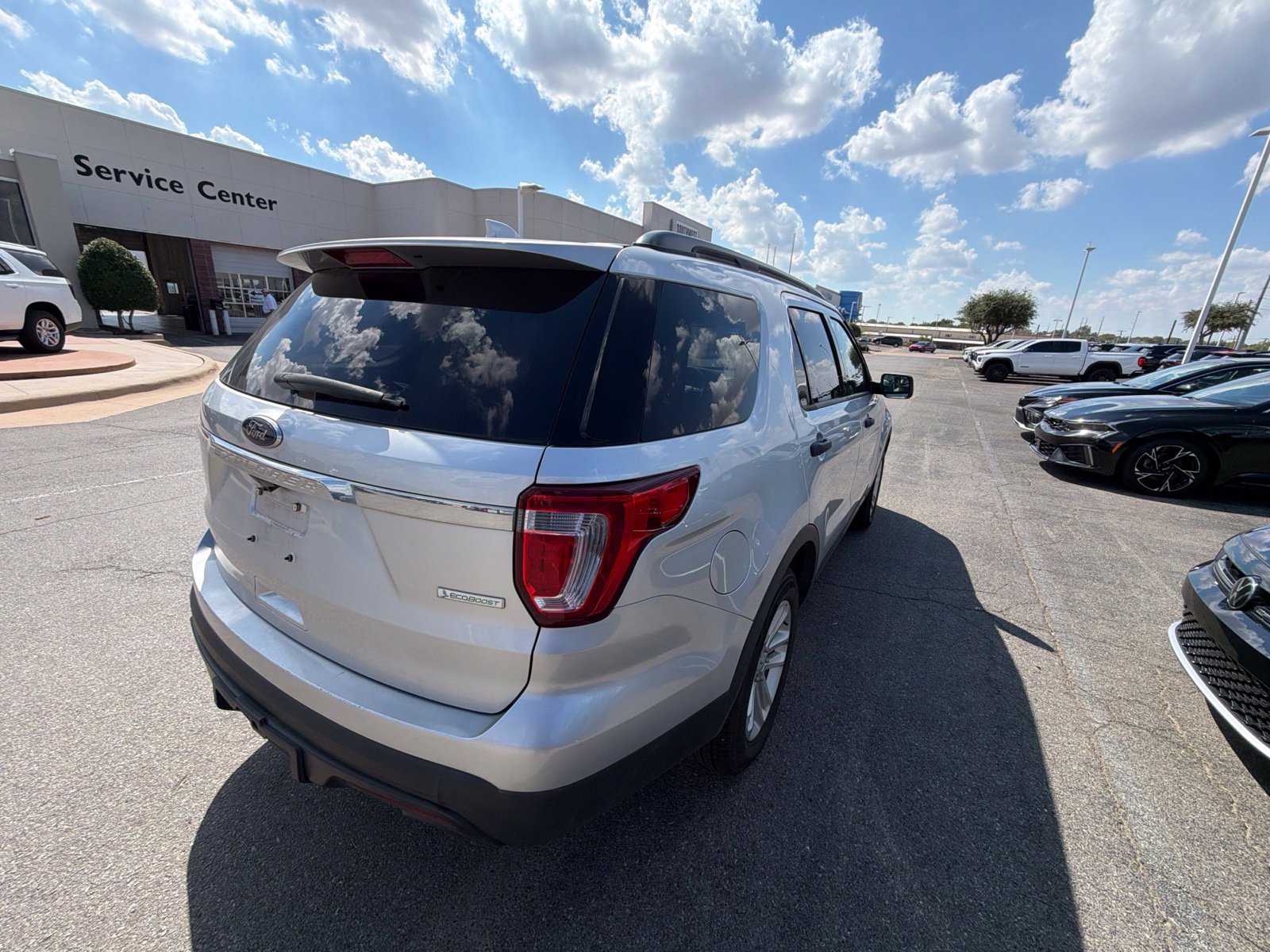 Used 2017 Ford Explorer FWD image 4