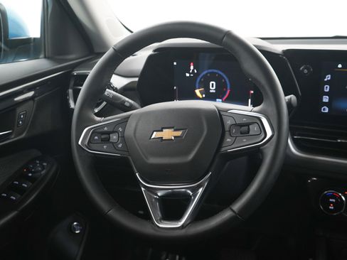 Used 2025 Chevrolet TrailBlazer LT w/ Convenience Package AWD/4WD image 17