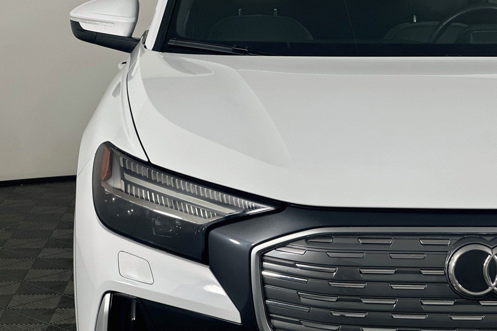 Used 2023 Audi Q4 e-tron Prestige AWD/4WD image 15