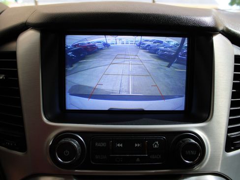 Used 2018 GMC Yukon SLT w/ Premium Edition image 29