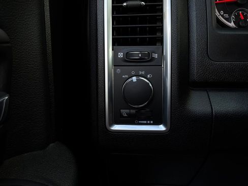 Used 2022 RAM 1500 Classic Warlock AWD/4WD image 19
