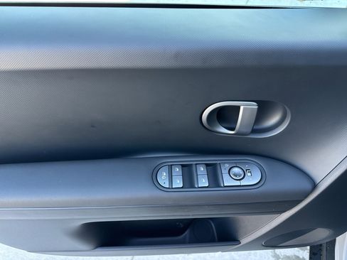 New 2026 Hyundai Ioniq 5 SE image 16