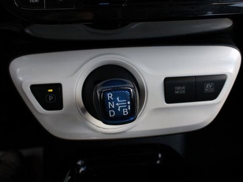 Used 2017 Toyota Prius Three image 16