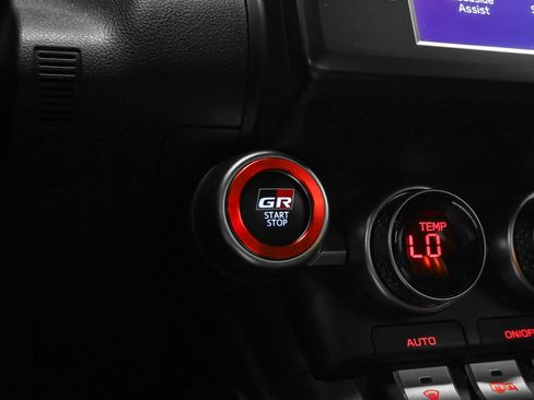 Used 2024 Toyota GR86 Premium RWD image 44