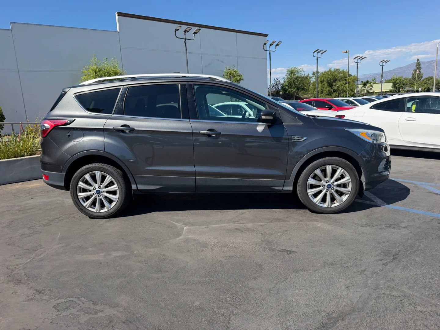 Used 2017 Ford Escape Titanium FWD image 3