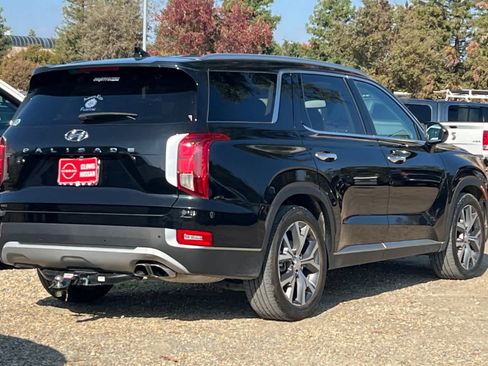 Used 2022 Hyundai Palisade SEL w/ Premium Package image 3