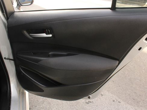 Used 2021 Toyota Corolla LE image 20