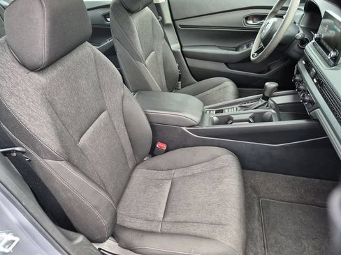 Used 2025 Honda Accord SE image 30