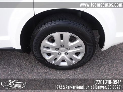 Used 2017 Dodge Journey SE image 40