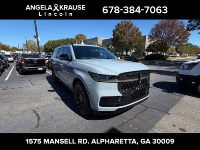 New 2025 Lincoln Navigator L Reserve w/ Jet Appearance Package