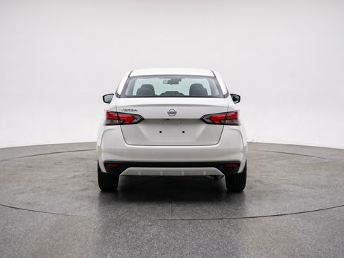 Used 2025 Nissan Versa SV w/ Trunk Package image 7