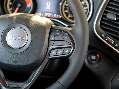 Used 2022 Jeep Cherokee Trailhawk w/ Premium Leather Package image 27