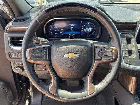 Used 2023 Chevrolet Suburban High Country w/ Advanced Technology Package AWD/4WD image 19