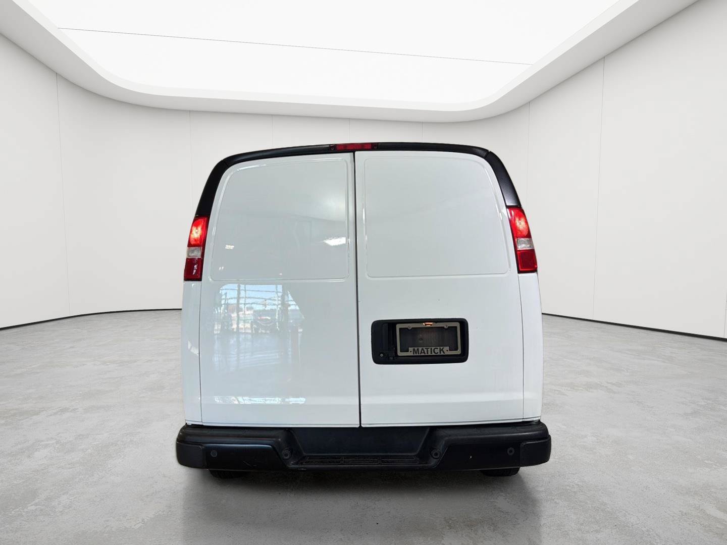 Used 2019 Chevrolet Express 2500 w/ Communications Package RWD image 18
