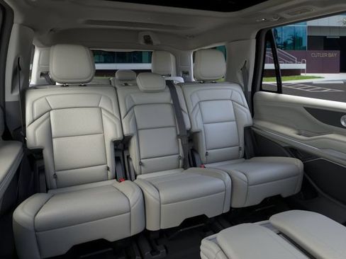 New 2026 Lincoln Navigator Reserve AWD/4WD image 11