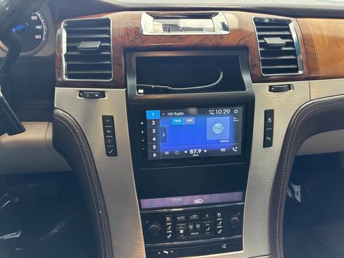 Used 2011 Cadillac Escalade ESV Platinum image 16