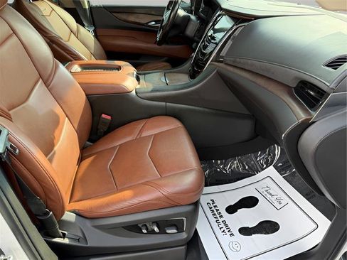 Used 2018 Cadillac Escalade Premium Luxury w/ LPO, Radiant Package image 57