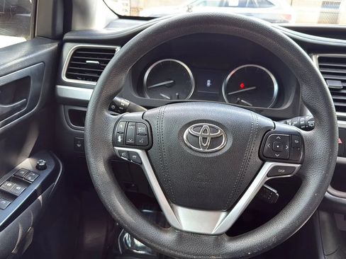 Used 2016 Toyota Highlander LE FWD image 31