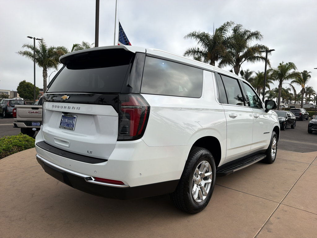 Used 2025 Chevrolet Suburban LT AWD/4WD image 5