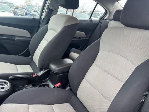 Used 2012 Chevrolet Cruze LS image 13