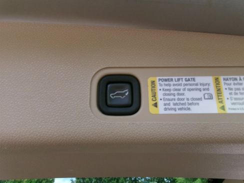 Used 2008 Chevrolet Suburban LT w/ LT Preferred Equipment Group RWD image 35